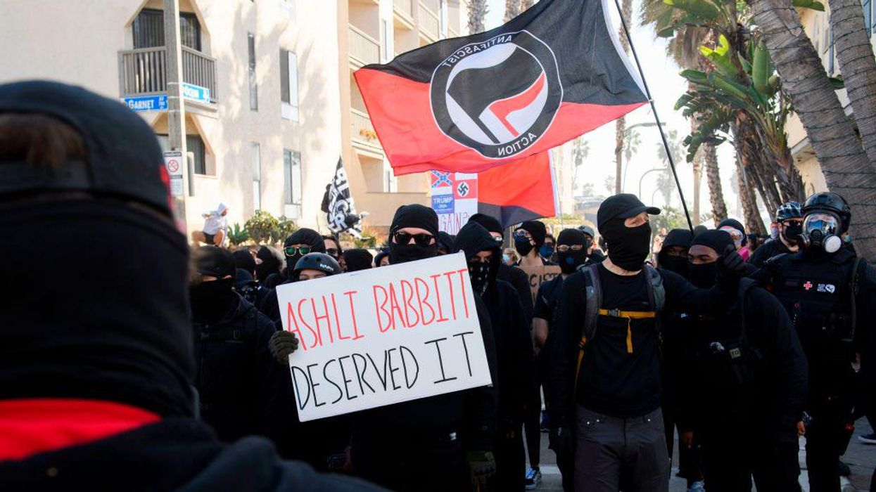 VIDEO: Antifa mob attacks Trump supporters in San Diego