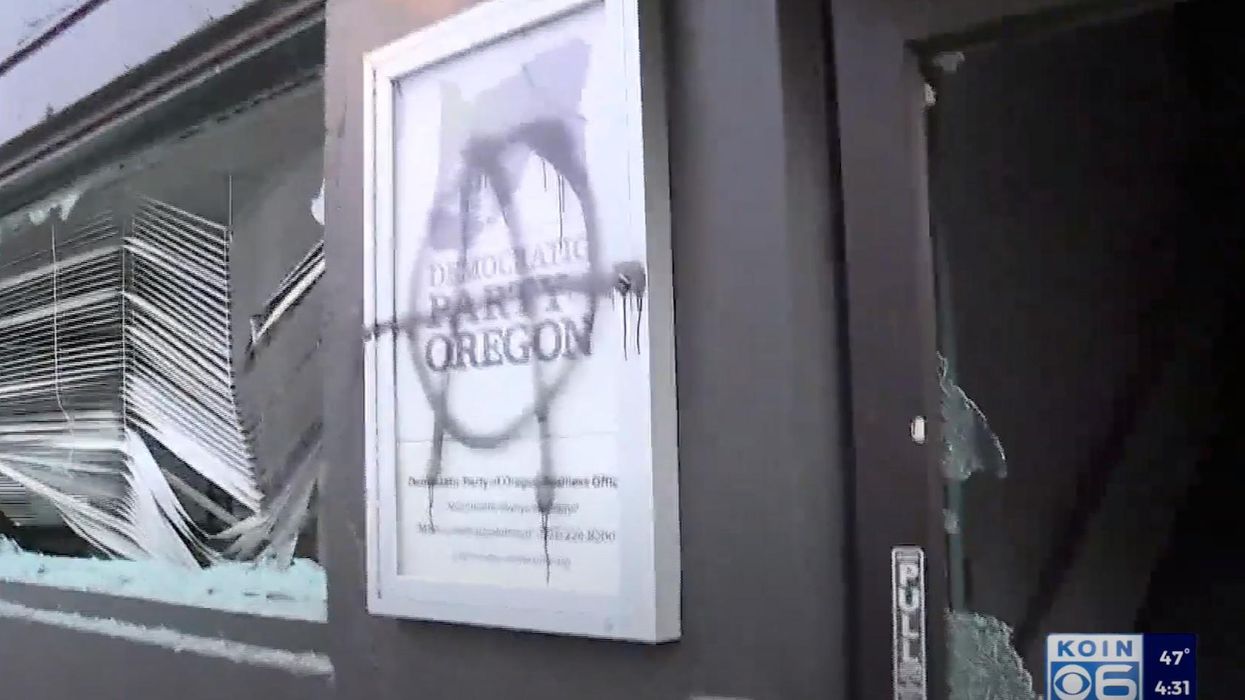 Antifa rioters break windows at Democrat HQ in Portland, spray-paint 'F*** BIDEN!' messages