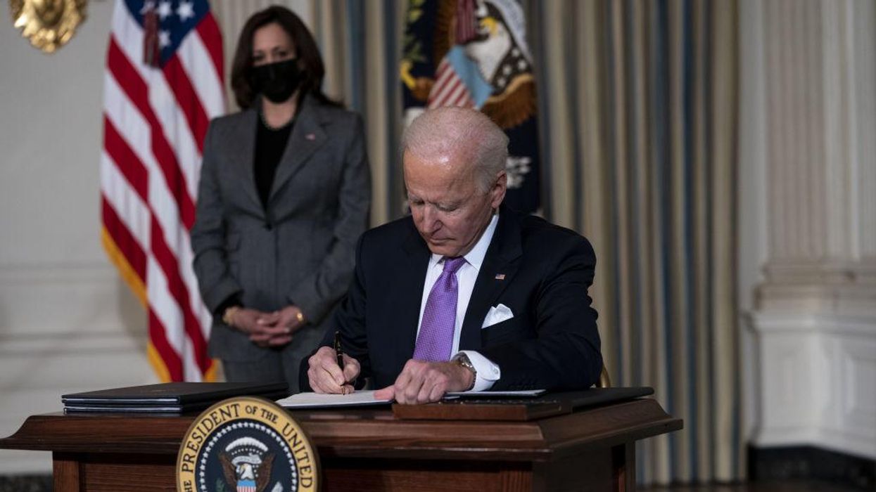 Federal judge blocks Biden's deportation pause for two weeks
