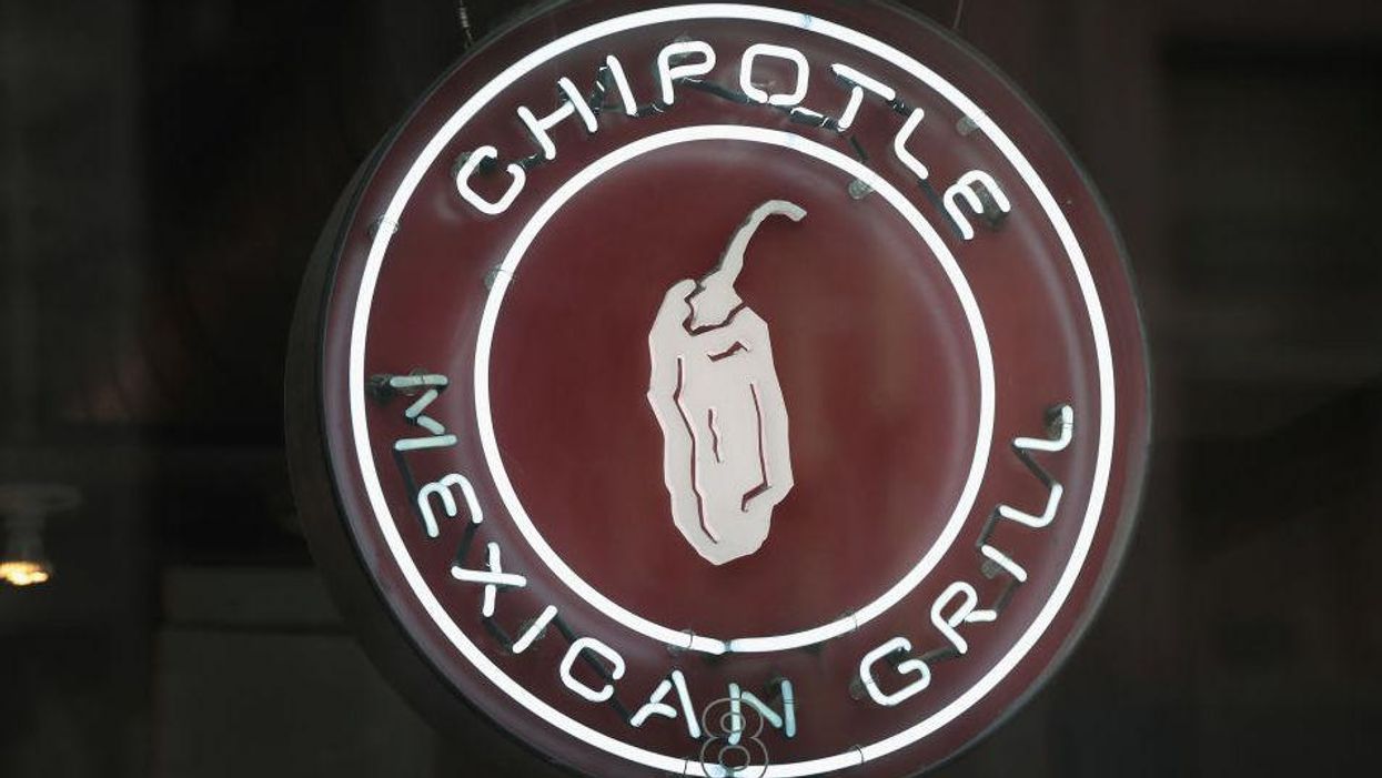 Chipotle CFO admits $15 minimum wage means higher menu prices, predicts all restaurants would pass cost onto customers