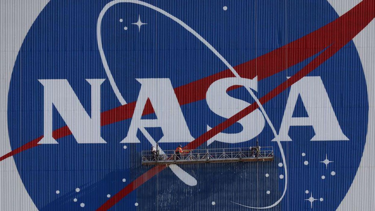 NASA is looking for people who want to spend a year simulating a mission on Mars