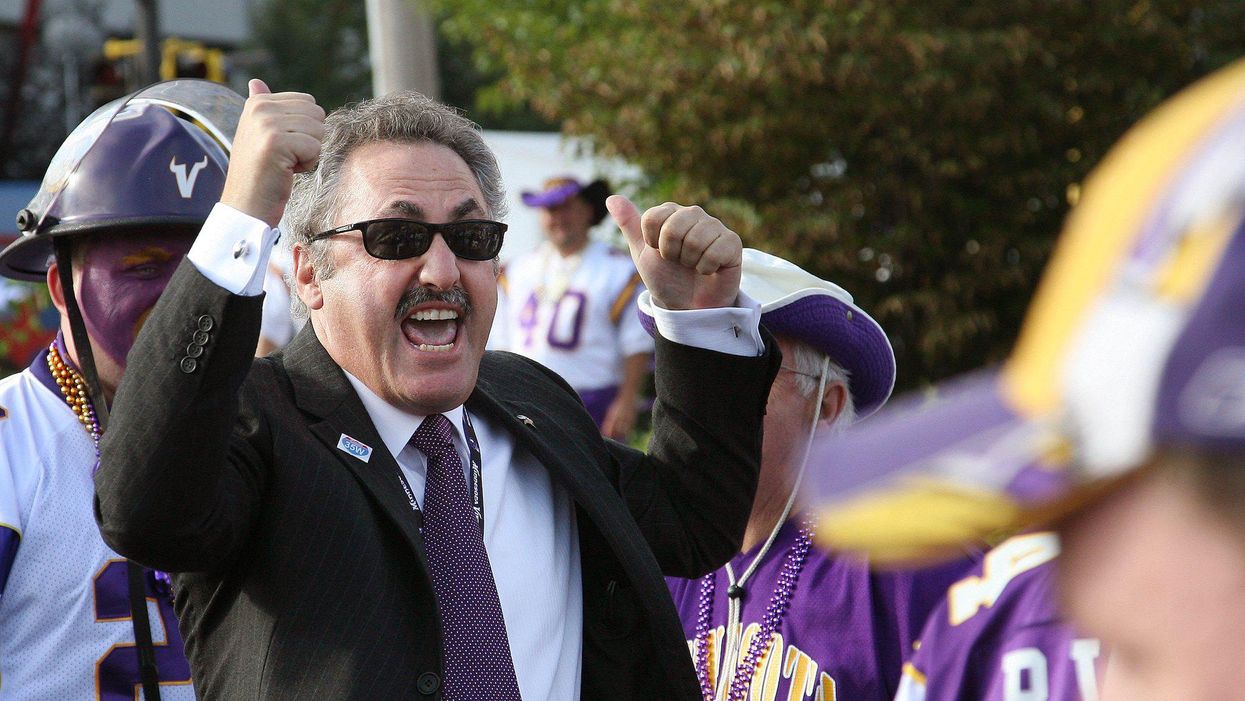 NFL owner donates $5 million to law school to help train agents of 'social change'