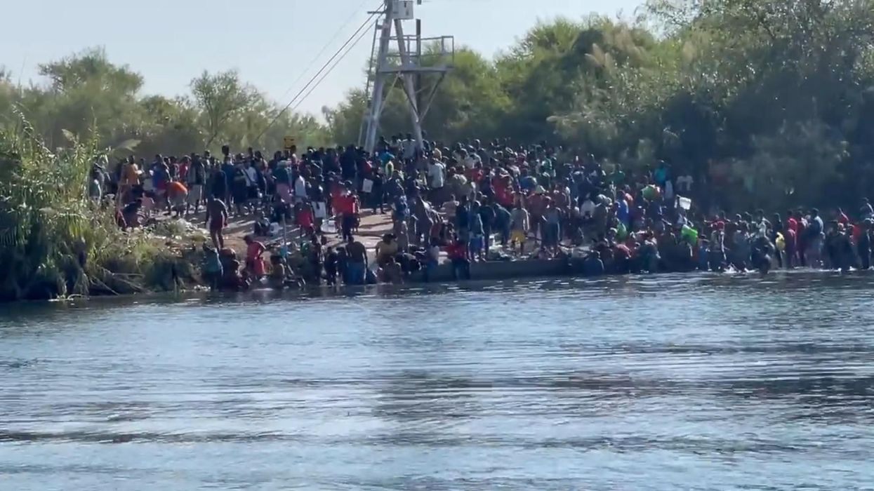 Stunning video shows how 'never ending stream' of migrants are easily pouring into US near Del Rio: 'Absolutely stunned'