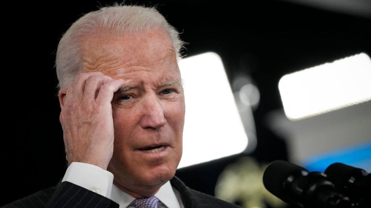Federal Court of Appeals temporarily blocks Biden's vaccine mandate based on 'grave statutory and constitutional issues'