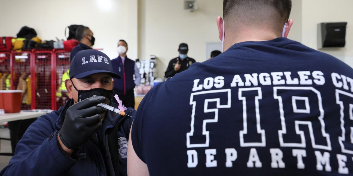 Los Angeles firefighter allegedly pulled down his pants and wiped his butt with a vaccine mandate order | Blaze Media