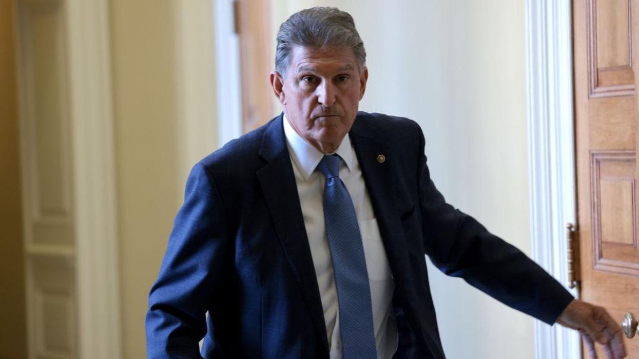 Sen. Joe Manchin to vote with Republicans in effort to scrap Biden's business vaccine mandate