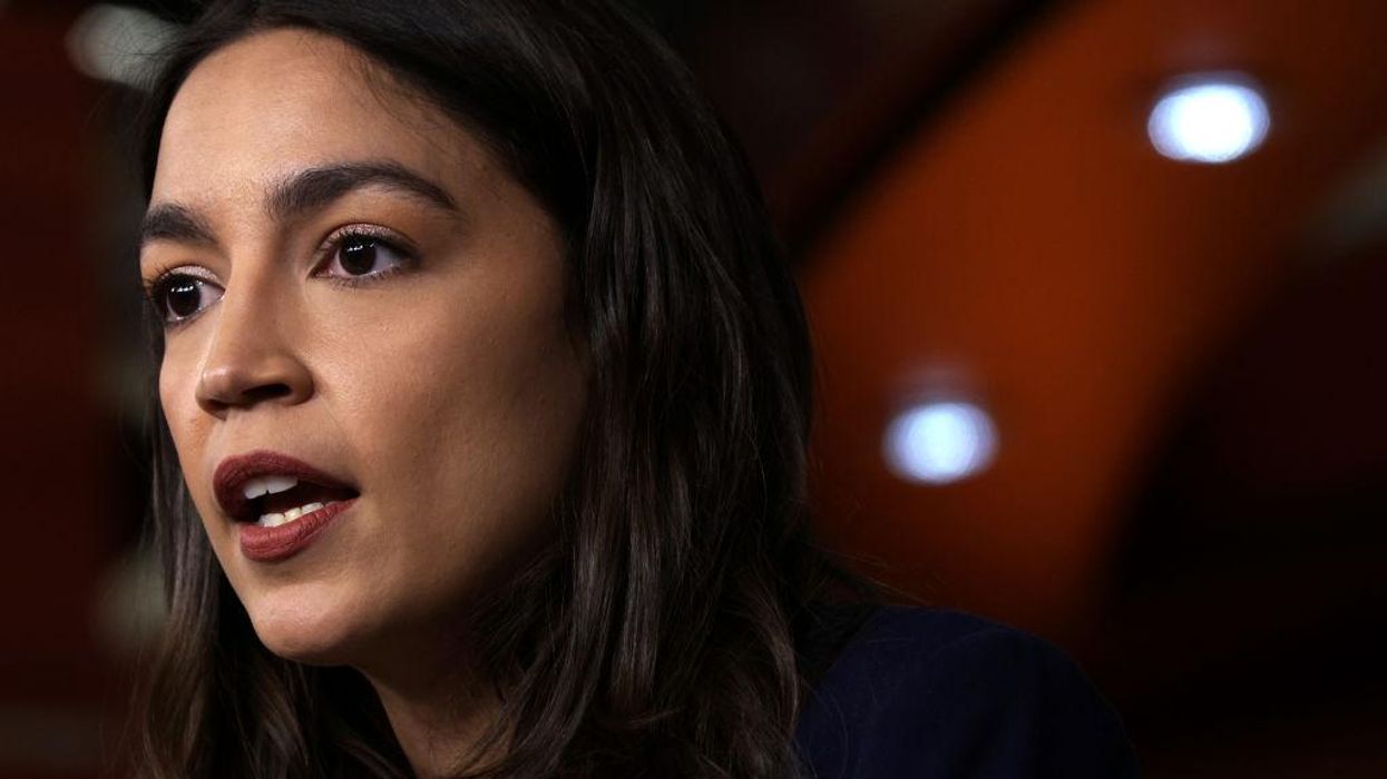 Rep. Ocasio-Cortez sounds off after Rep. Boebert shares Christmas photo in which her sons are holding guns