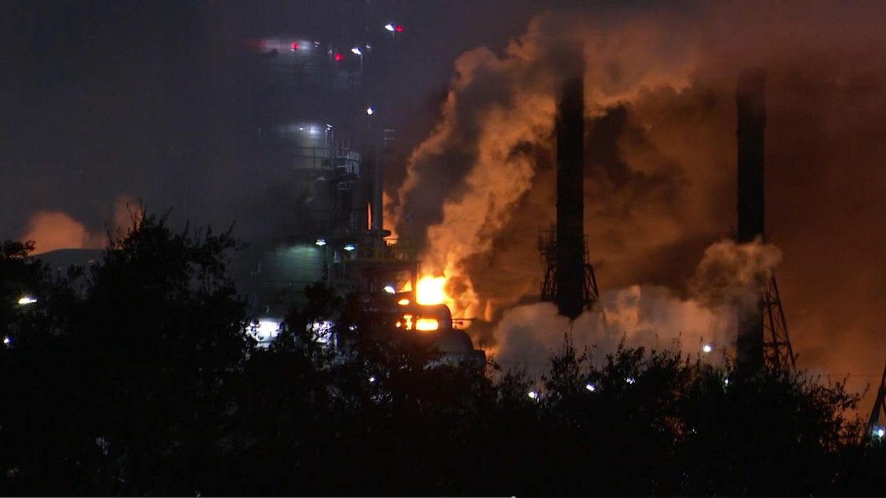 Massive explosion at ExxonMobil refinery near Houston leaves several injured