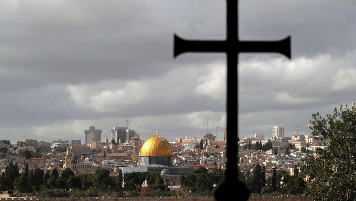 Far-left Jewish magazine apologizes to their readers for running an advertisement for a free trip to Israel