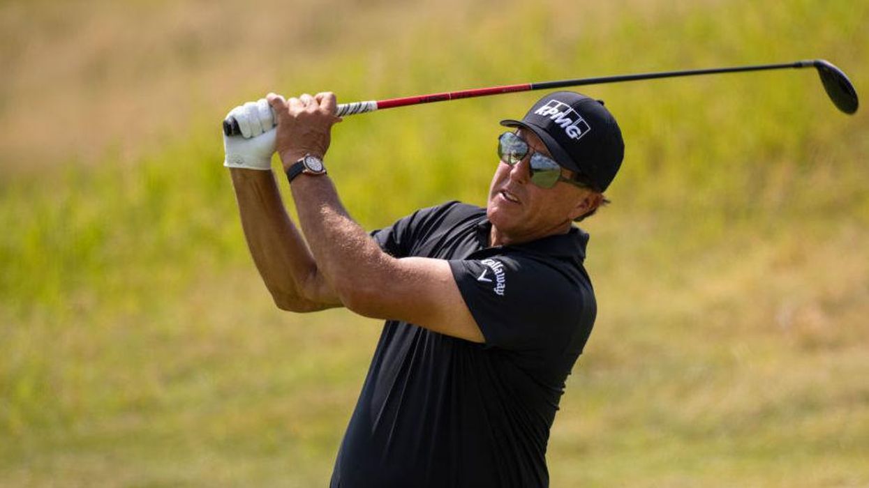 Golf champion ignites social media firestorm with question that counters narrative about Omicron variant