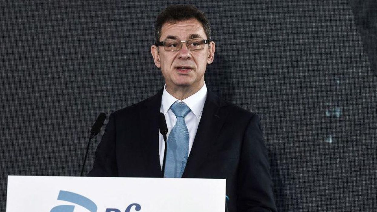 Pfizer CEO pushes annual COVID-19 vaccine shot as company makes billions: 'Easier to convince people to do it'