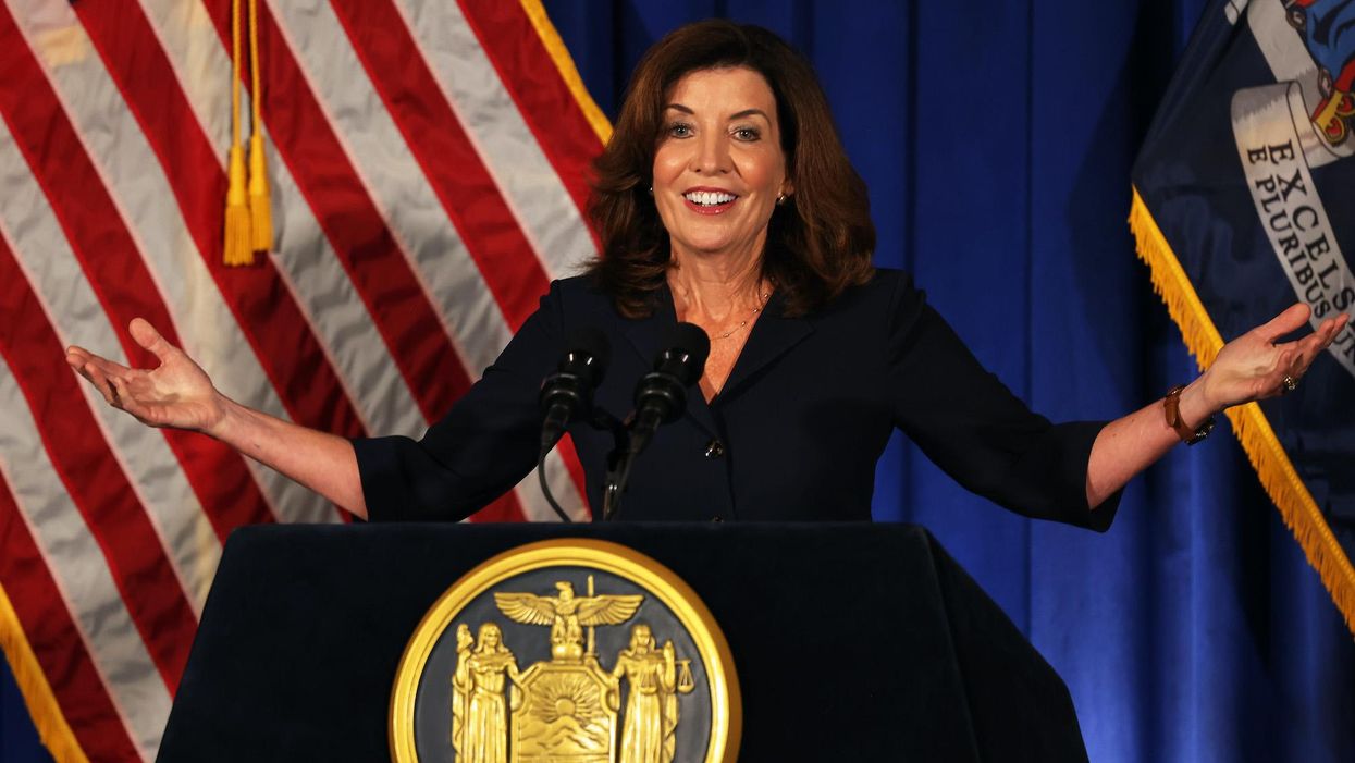 NY Supreme Court judge strikes down Gov. Hochul's mask mandate as unconstitutional