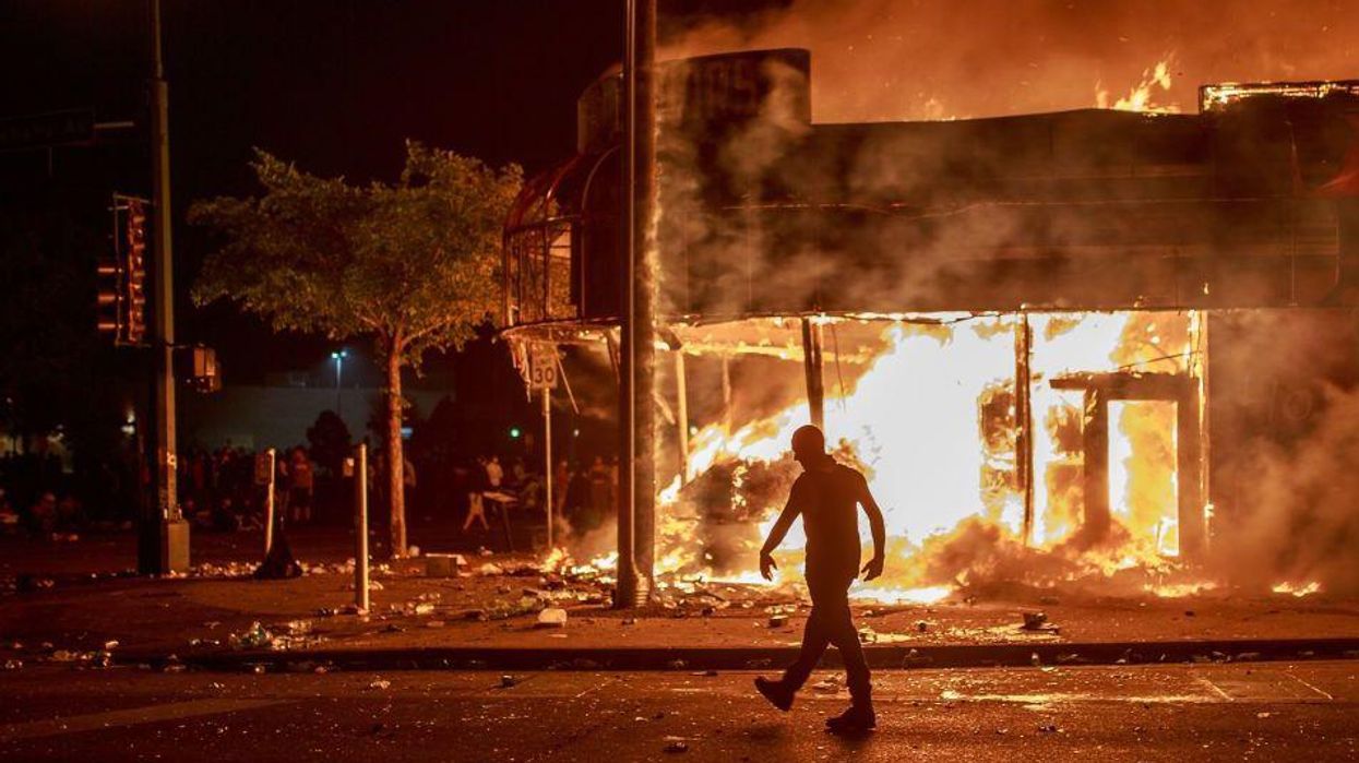 DOJ asked for lenient sentence for 2020 rioter who burned down pawn shop, killing one man. Prosecutors even cited MLK.