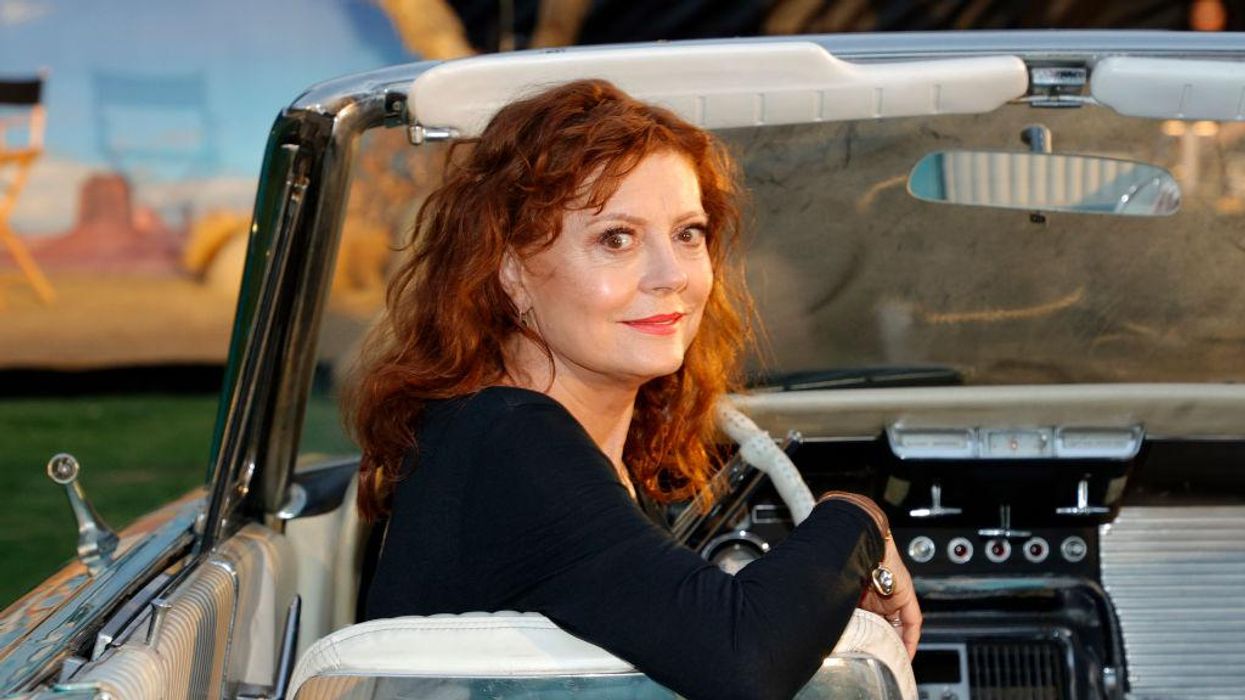 After sparking outrage with social media post, Susan Sarandon issues apology to the families of two slain NYPD officers