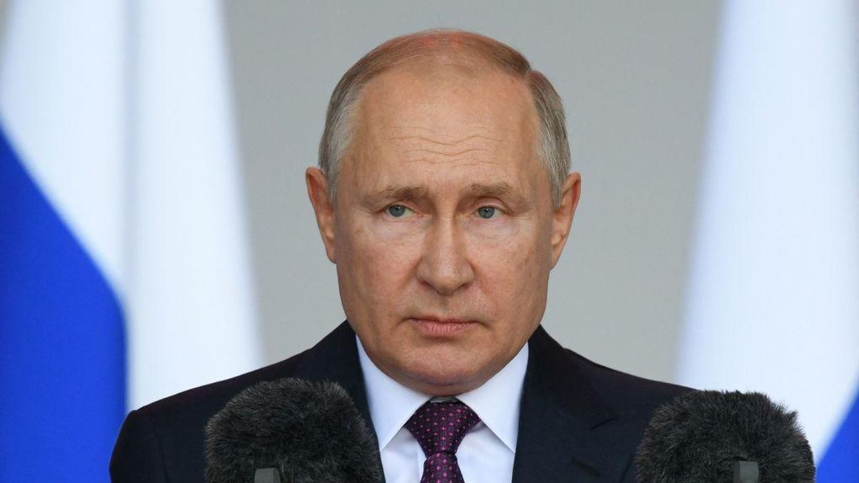 Vladimir Putin orders military to put nuclear deterrent forces on high alert, US ambassador accuses Russia of 'continuing to escalate this war'