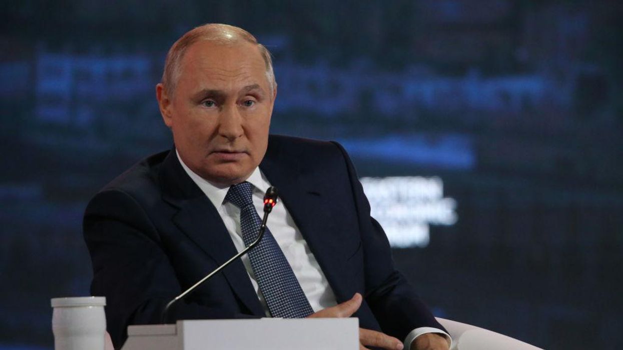 Teen who tracked Elon Musk's private jet now following Putin, Russian oligarchs