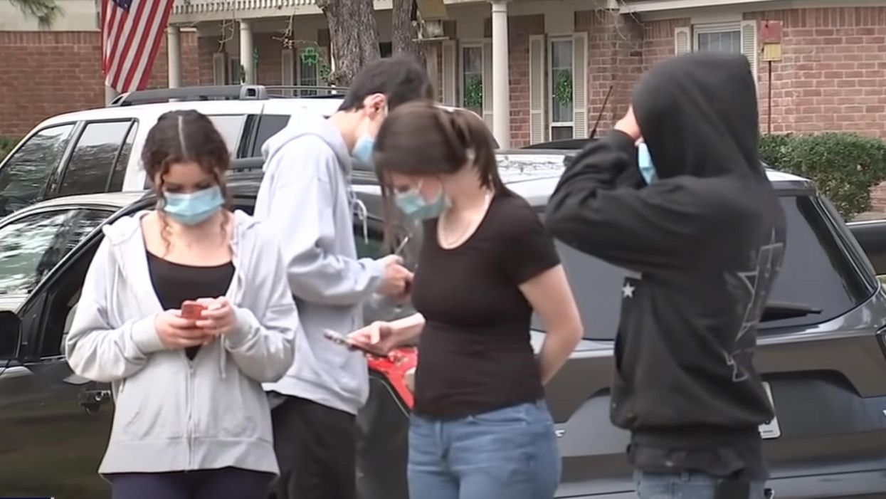Texas teens find four abandoned children under 4 years old. Police said they had been alone for up to 2 days.