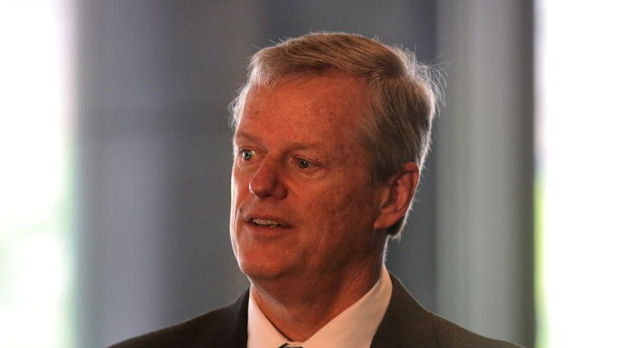 Massachusetts governor vetoes bill requiring state to provide driver's licenses to illegal immigrants; legislature promises override