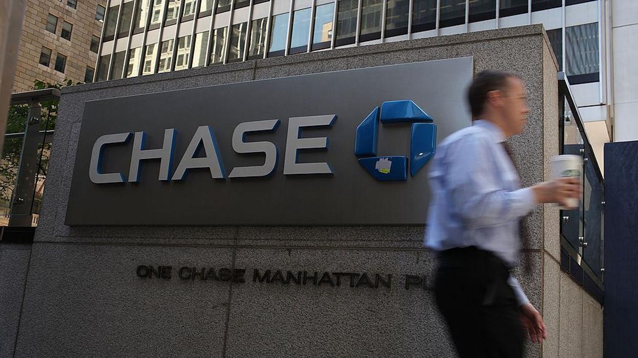 Chase Bank's Jamie Dimon says the megabank is bracing itself for an economic 'hurricane'