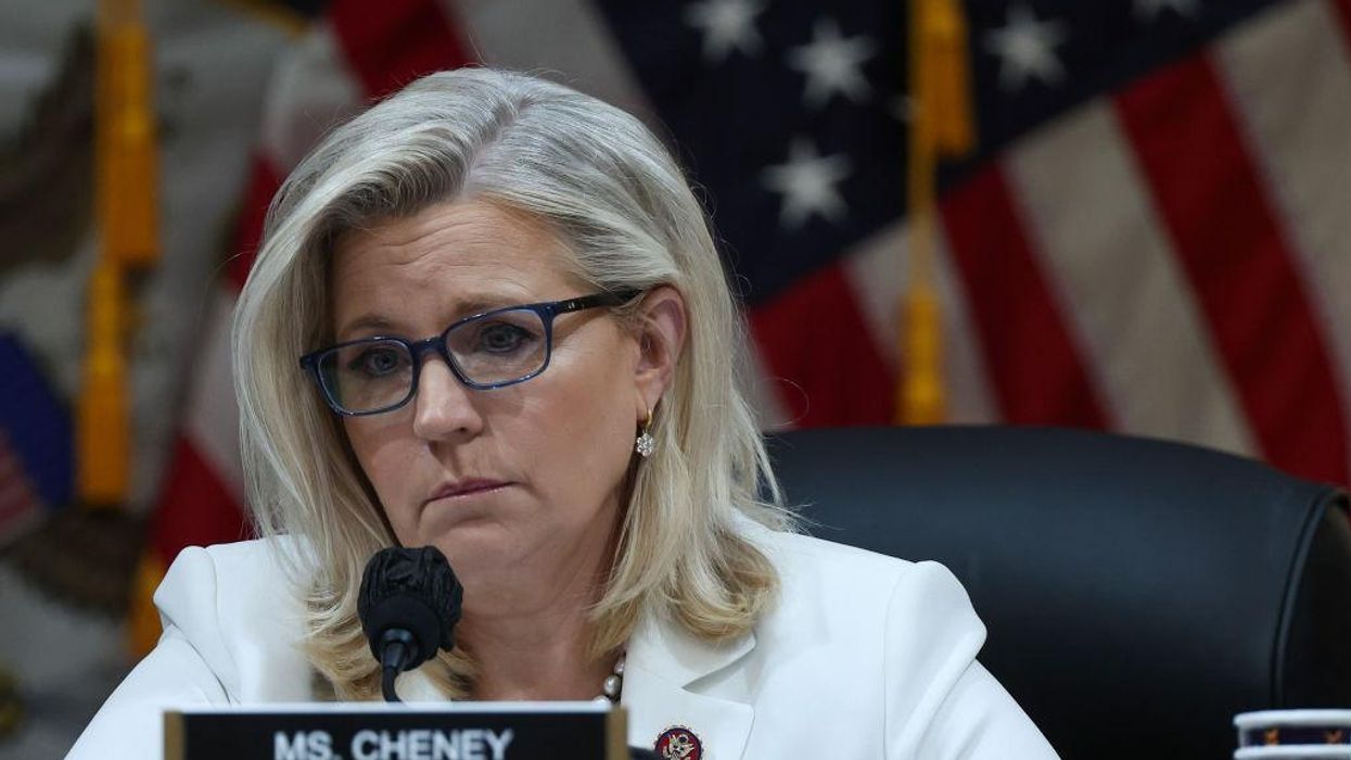 Cheney campaign dispatches mailers that discuss how to switch party affiliation in order to back Cheney during the Republican congressional primary