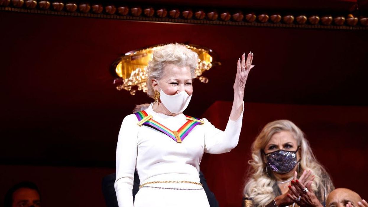 Outrage erupts over Bette Midler posting 'racist' meme against Clarence Thomas: 'The racism on the left is so deeply rooted'