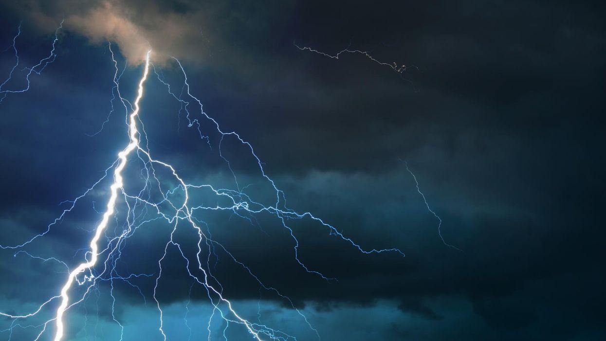 13-year-old girl struck by lightning in Chicago: Report