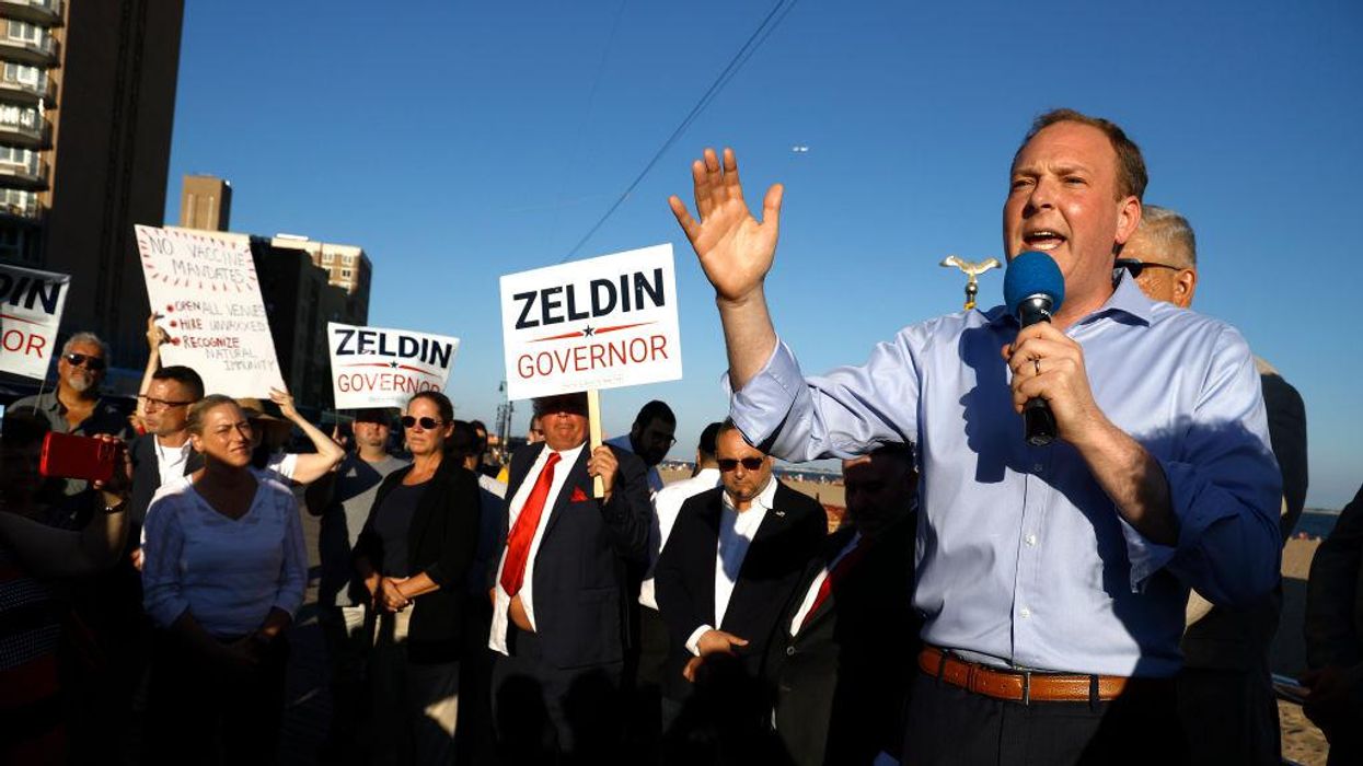NY Gov. Hochul's campaign and Dem Party accuse GOP challenger Lee Zeldin of submitting 14,000 'fake signatures'