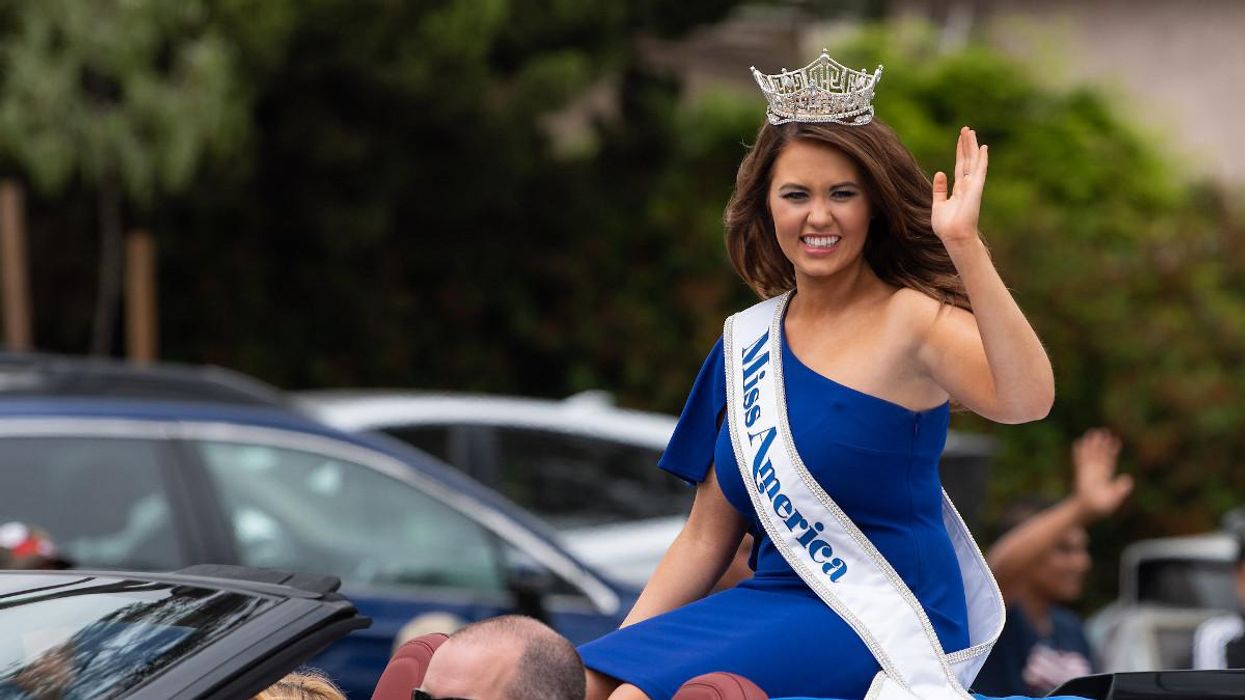 Former Miss America Cara Mund to run for Congress as an independent