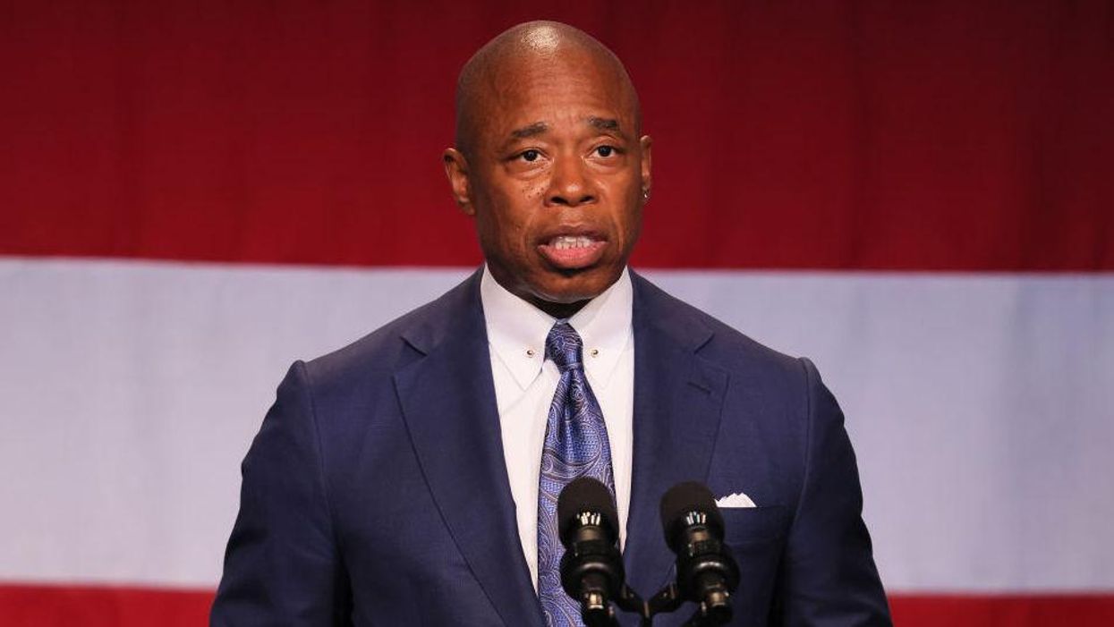 Eric Adams blamed Gov. Abbott for NYC's homeless shelter problem. But new report demolishes his narrative.
