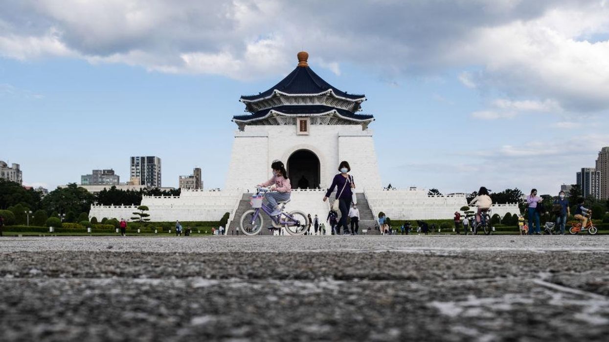 Congressional group visits Taiwan as China ramps up military presence