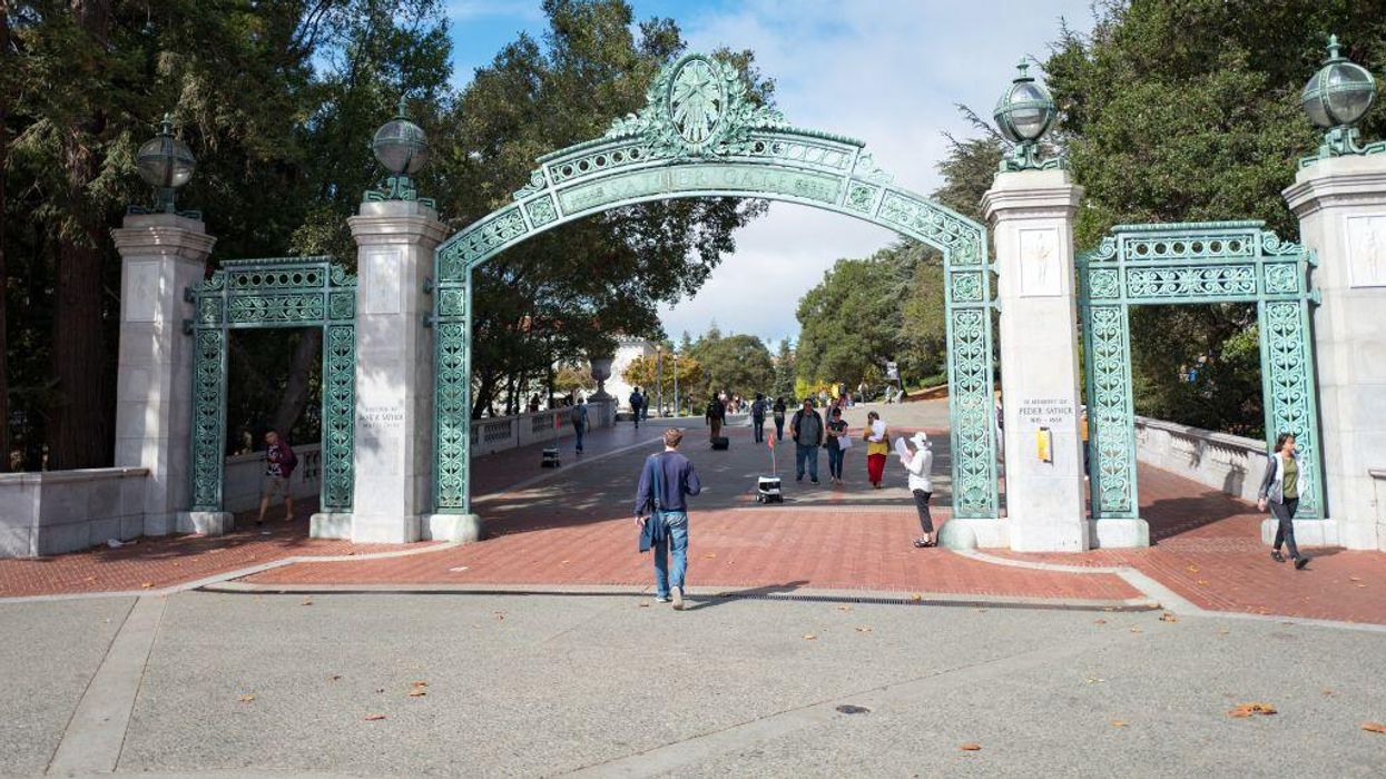 Berkeley co-op house rules declare that 'white guests are not allowed in common spaces'