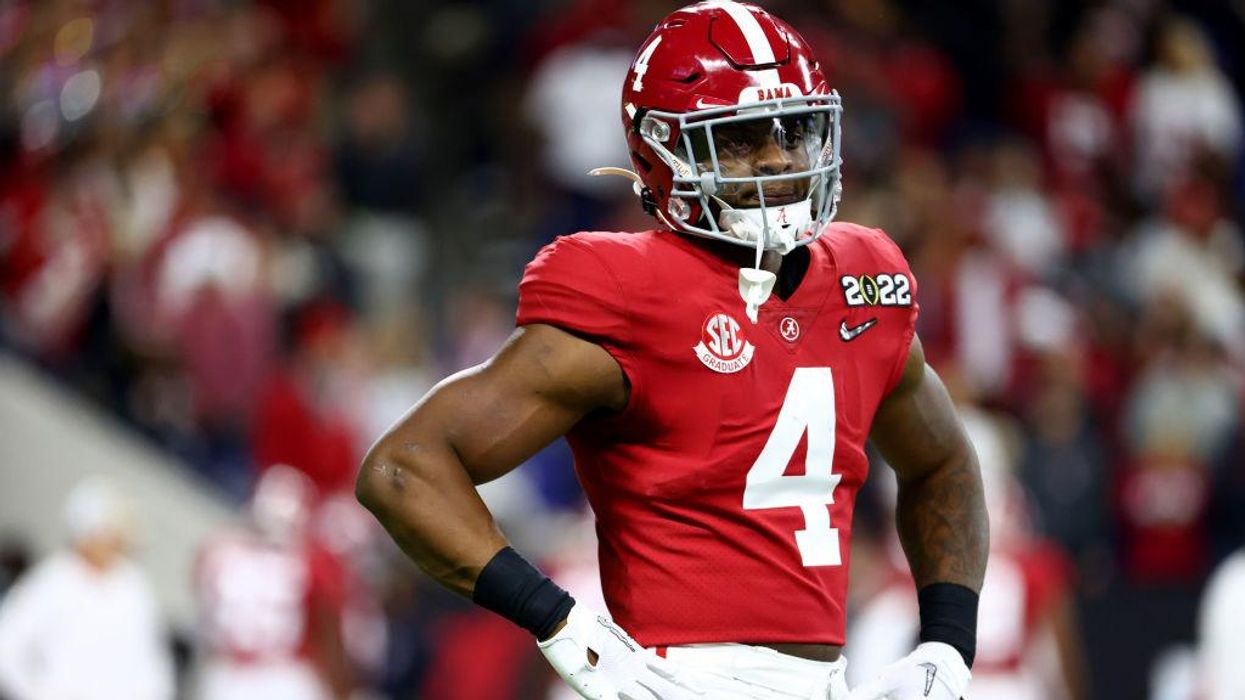 Washington Commanders RB Brian Robinson Jr. shot twice in attempted carjacking, DC mayor condemns gun violence