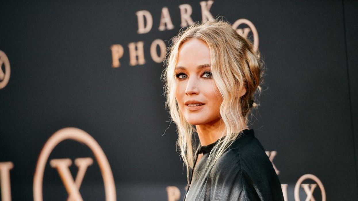 Actress Jennifer Lawrence has spoken to her therapist about recurring nightmares about Tucker Carlson, according to Vogue