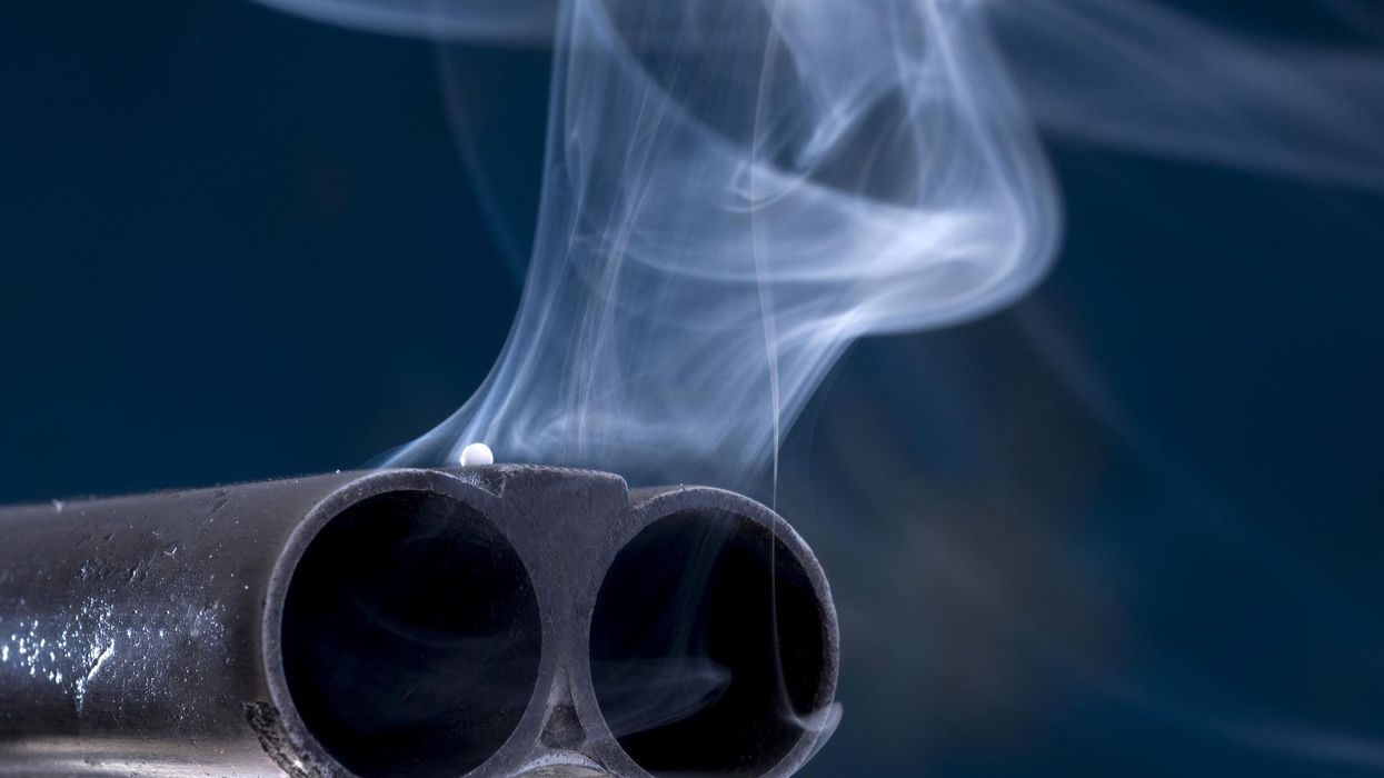 3 armed suspects break into Texas home, but only 1 escapes alive after 17-year-old with shotgun thwarts home invasion