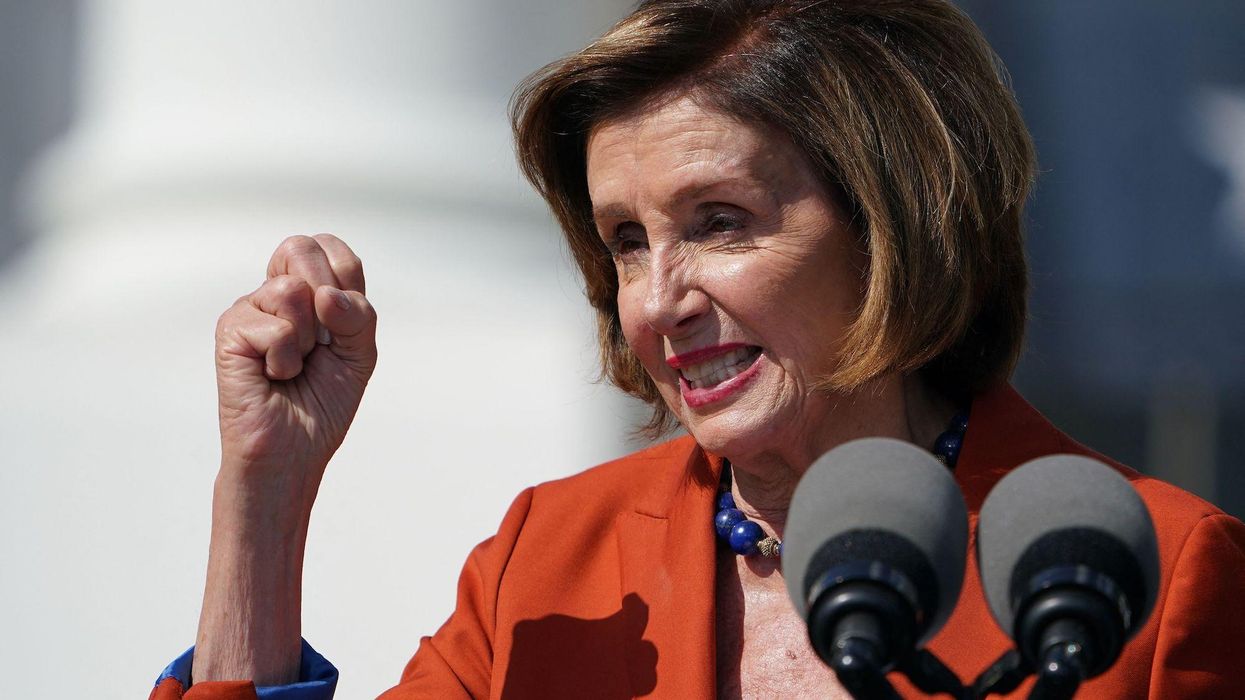 Nancy Pelosi has an embarrassing 'please clap' moment while trying to praise Biden's leadership