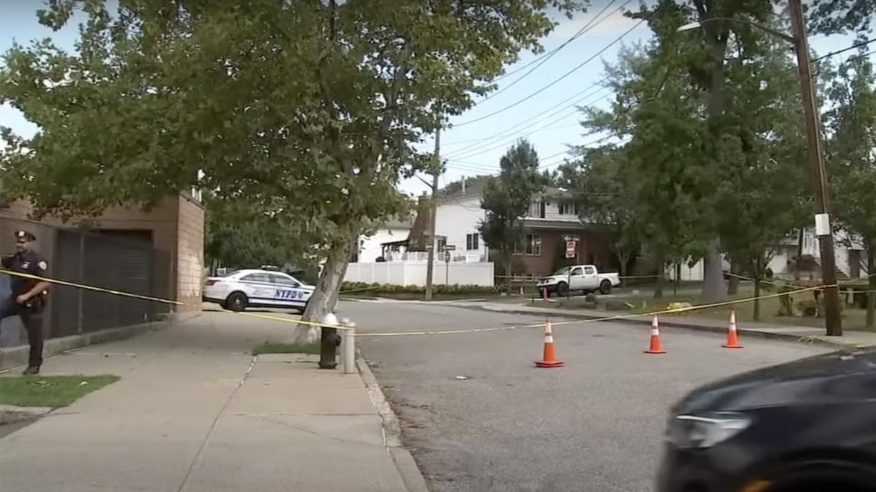 Mugger on parole for attempted robbery dies after two men he tried to rob with fake gun turned the tables on him with martial arts