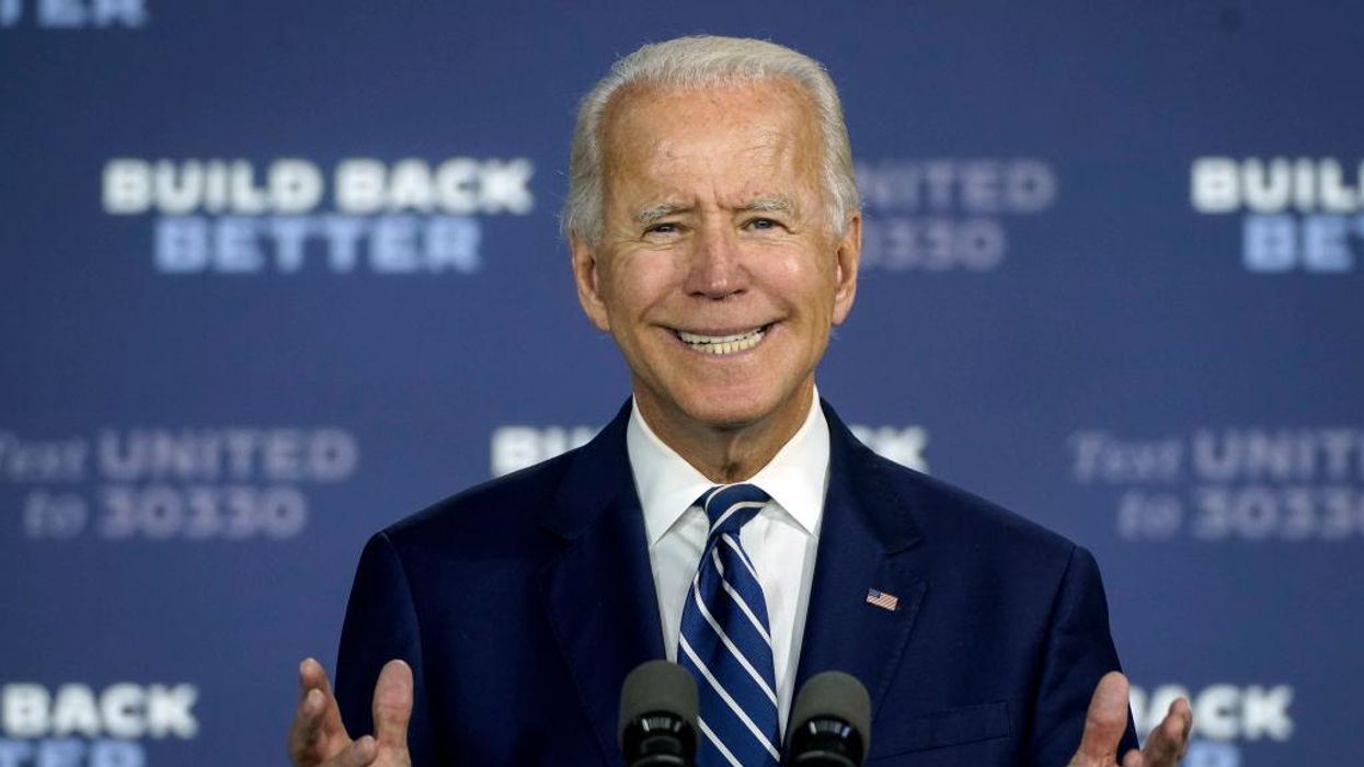 'Our economy is like the TITANIC': Financial expert warns it's time to get 'into the lifeboats'