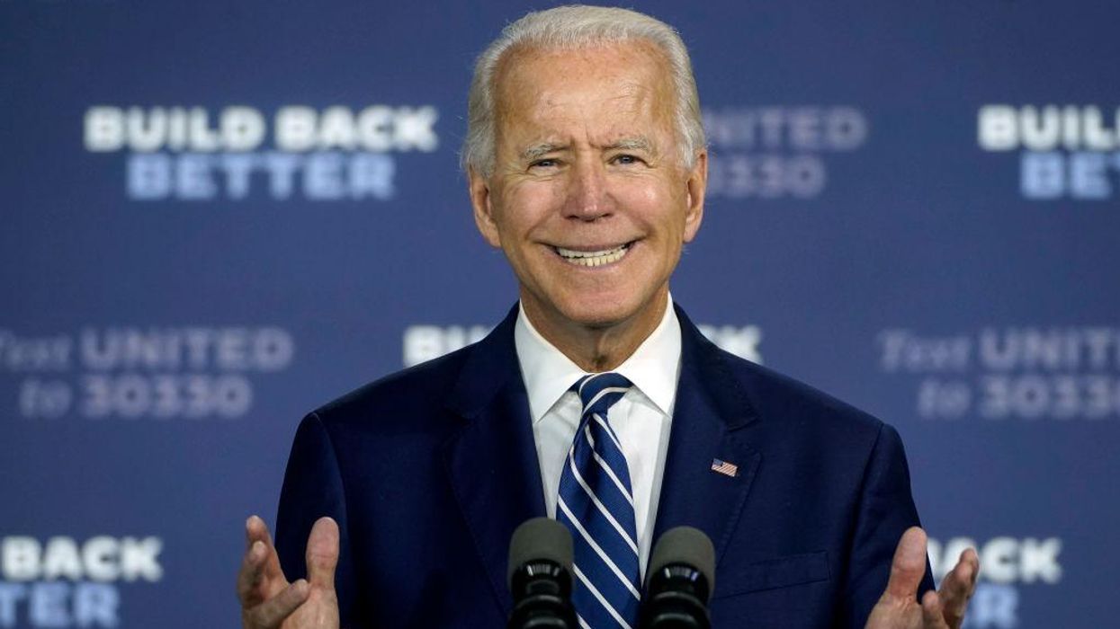 'Our economy is like the TITANIC': Financial expert warns it's time to get 'into the lifeboats'