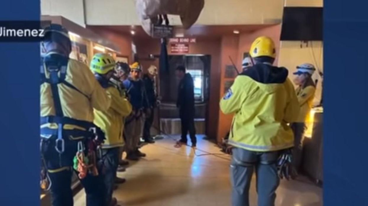 Grand Canyon Caverns tourists trapped 200 feet below ground finally rescued after almost 30 hours
