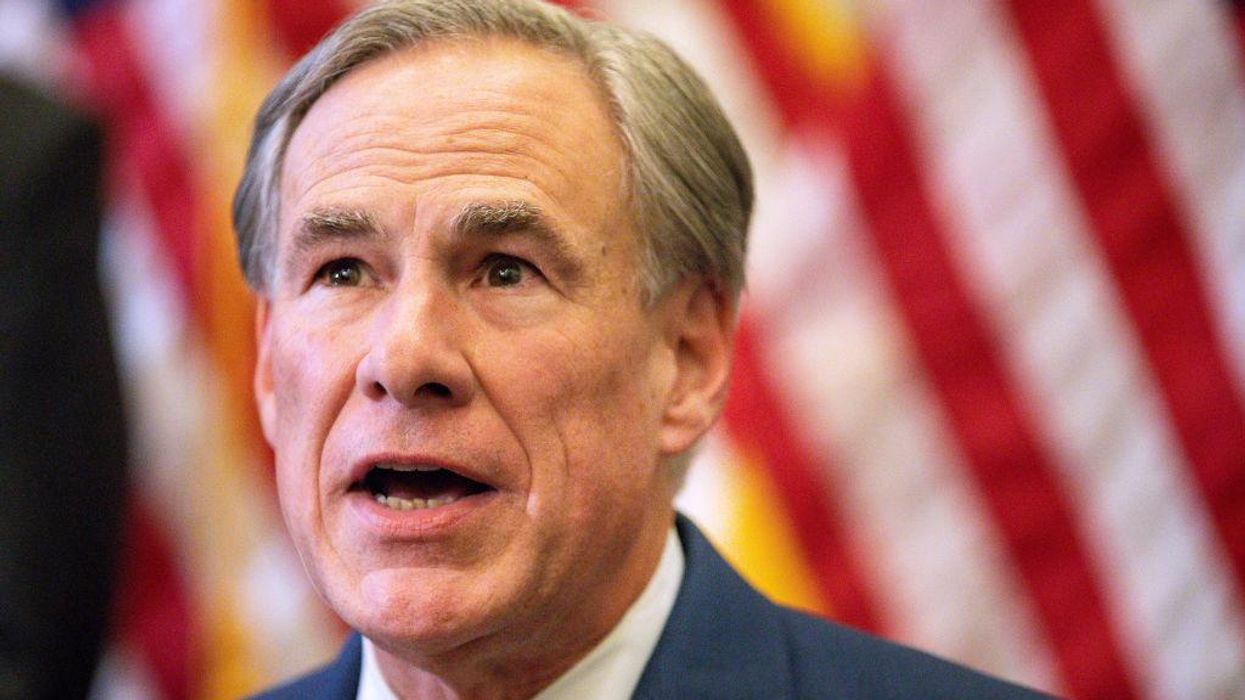 Texas governor says 300th busload of migrants heading to Chicago