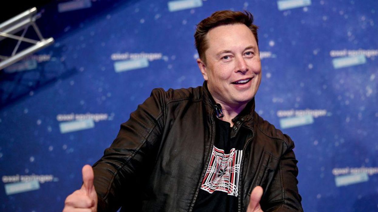 According to Elon Musk, Apple CEO Tim Cook says the company never considered yanking Twitter from the App Store