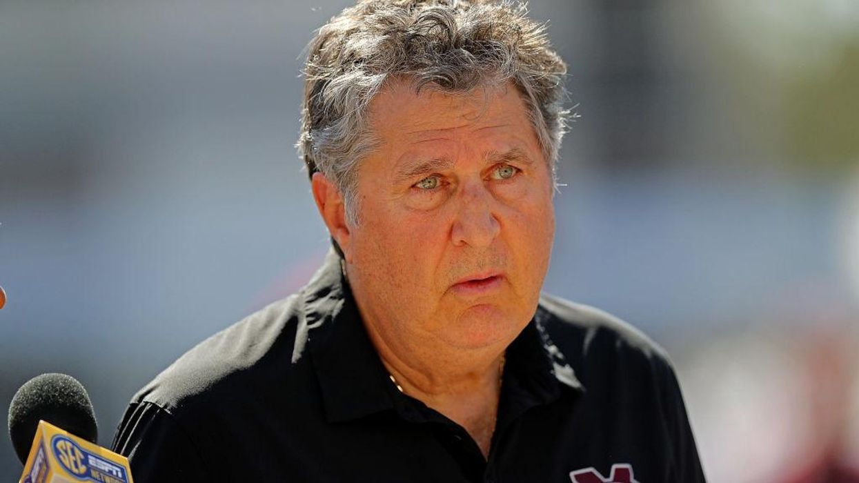Mike Leach, beloved college football coach, suffers massive heart attack. UPDATE: Dead at age 61