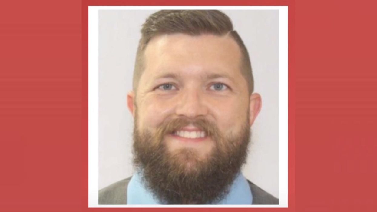 Ohio high school teacher tried to arrange sex with 14-year-old through undercover agent he believed to be child's mother, FBI says