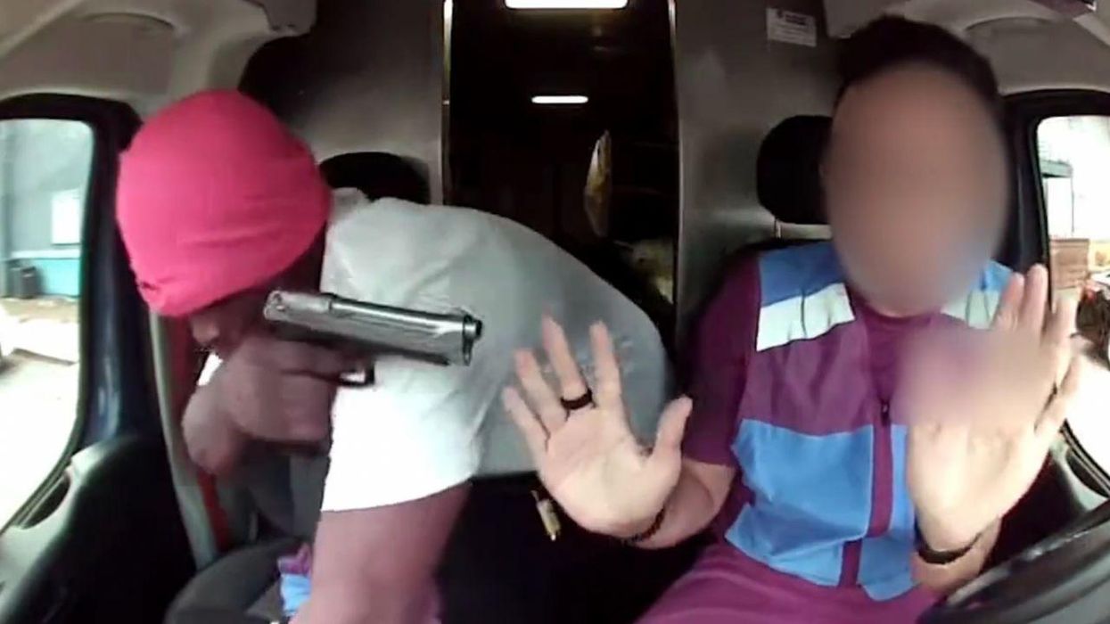 Two convicts with 85 felony charges rob delivery driver at gunpoint: Video