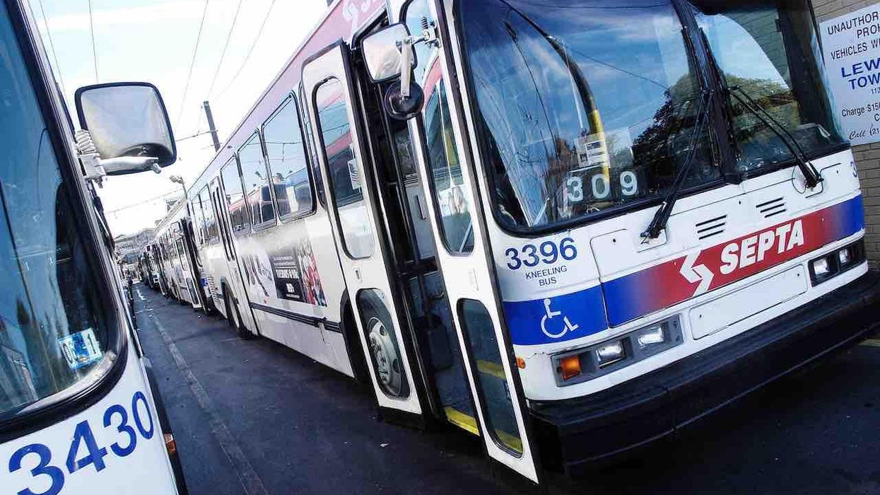 Philly bus driver reportedly thwarts carjacking by barreling toward crooks with his 40-foot vehicle, blocking their escape, and scaring them away