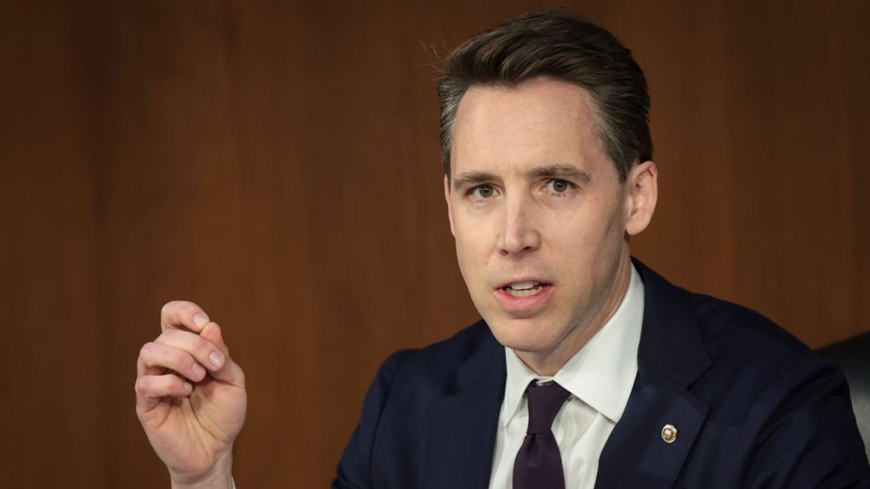 Hawley proposes age threshold for creating social media accounts
