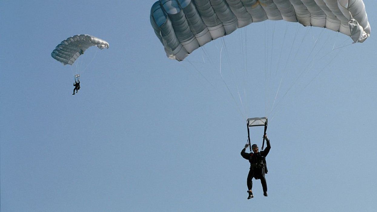 Decorated Navy SEAL dies in parachute training accident; family devastated