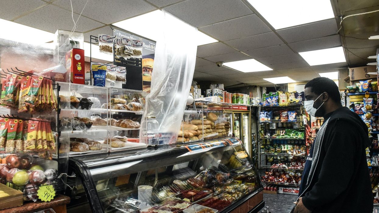 NYPD tells bodega owners to refuse service unless customers take off their masks to combat massive crime spree