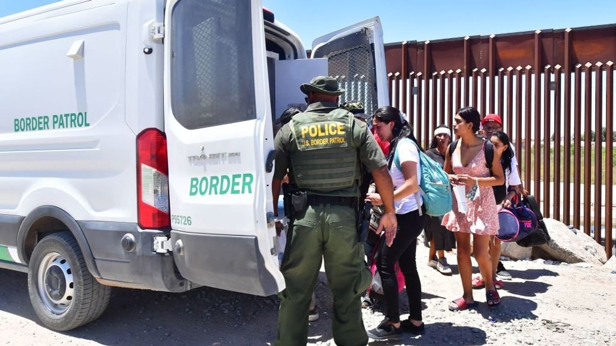 Illegal immigrants bound for expulsion break out of Border Patrol bus – group still on the run and unaccounted for, says union