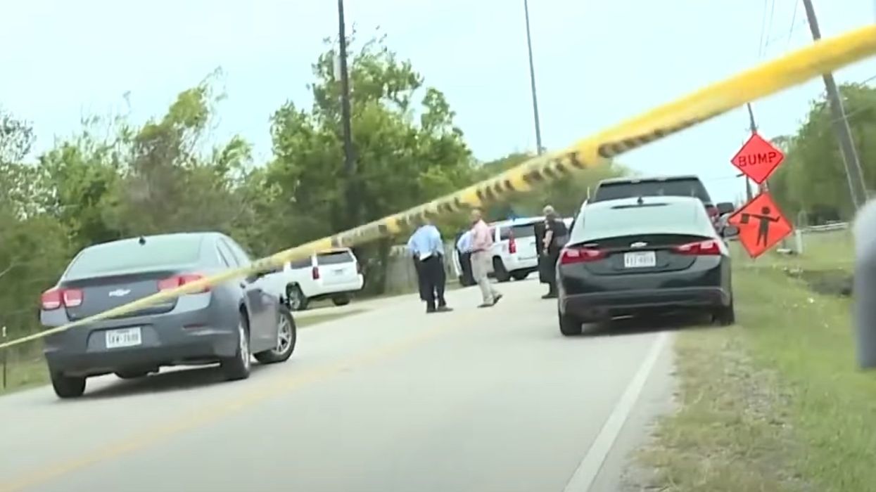 64-year-old retired officer injured after he chases down suspected burglar, gets into a fist fight with him and a shootout in Texas